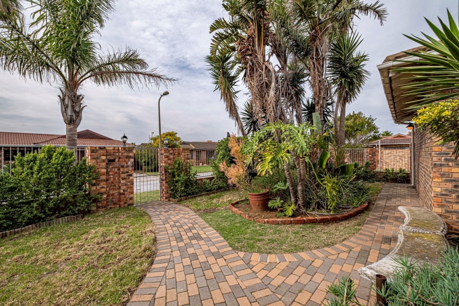 3 Bedroom Property for Sale in Summerstrand Eastern Cape